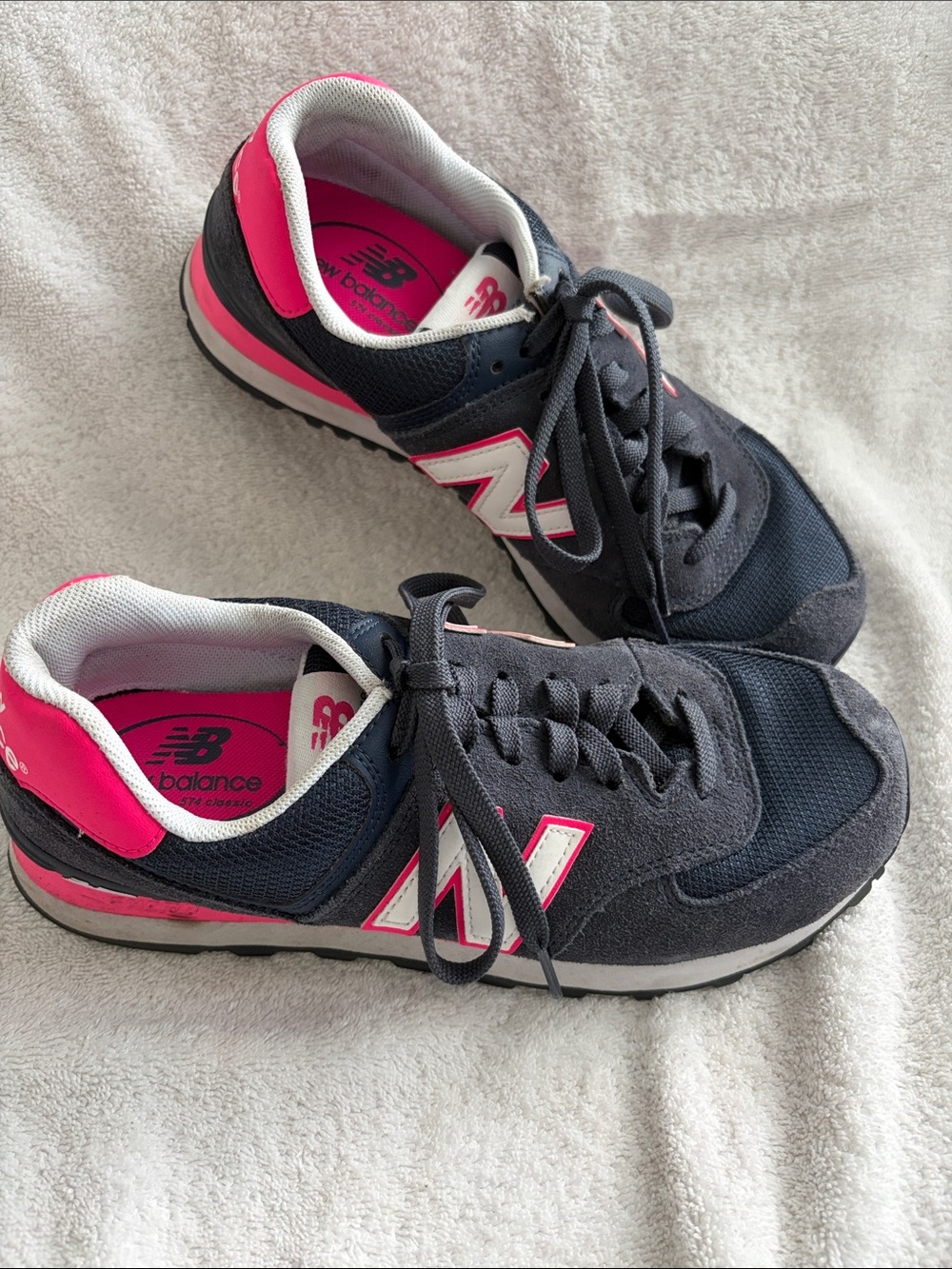 New Balance Women’s Navy and Pink Classic Running Sneakers